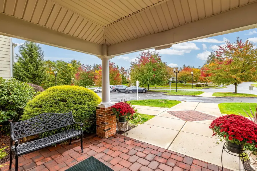 60 Cassandra Boulevard, West Hartford, CT 06107 - Image #3