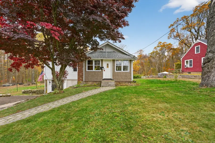17 Bevin Boulevard, East Hampton, CT 06424 - Image #2