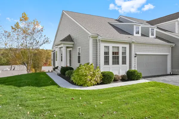 712 Championship Drive #712, Oxford, CT 06478