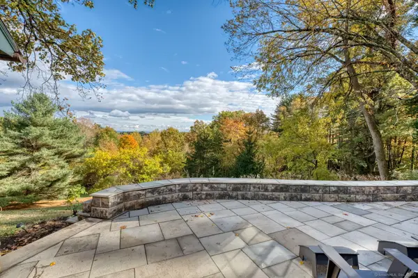 1 Cedar Close, Bloomfield, CT 06002