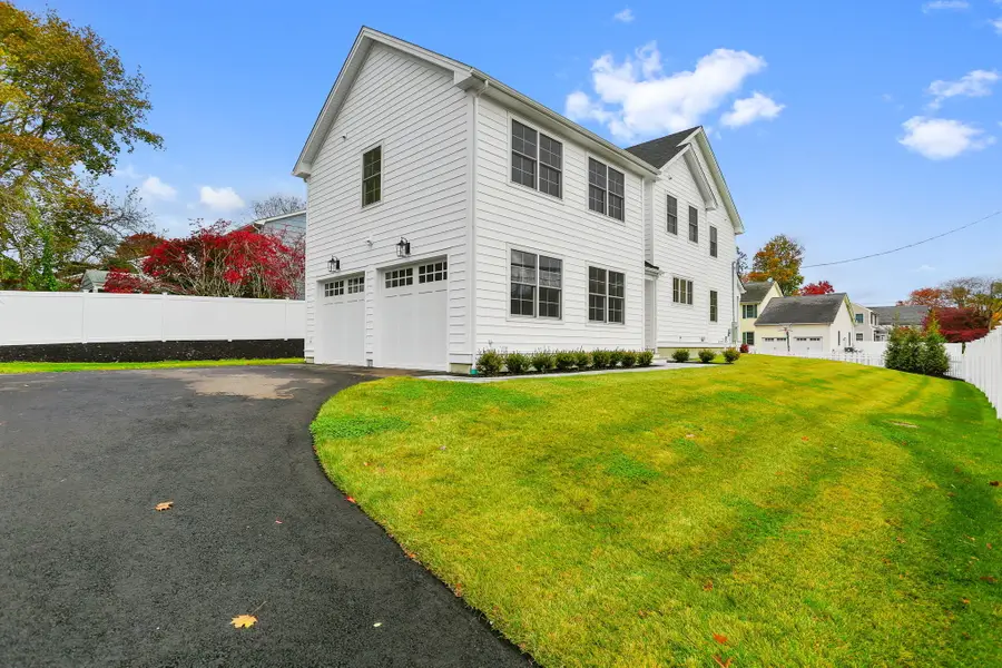 15 Barton Road, Fairfield, CT 06824 - Image #3