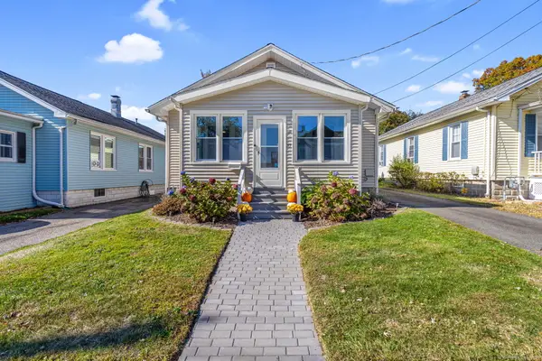 55 Woodcrest Avenue, Stratford, CT 06614