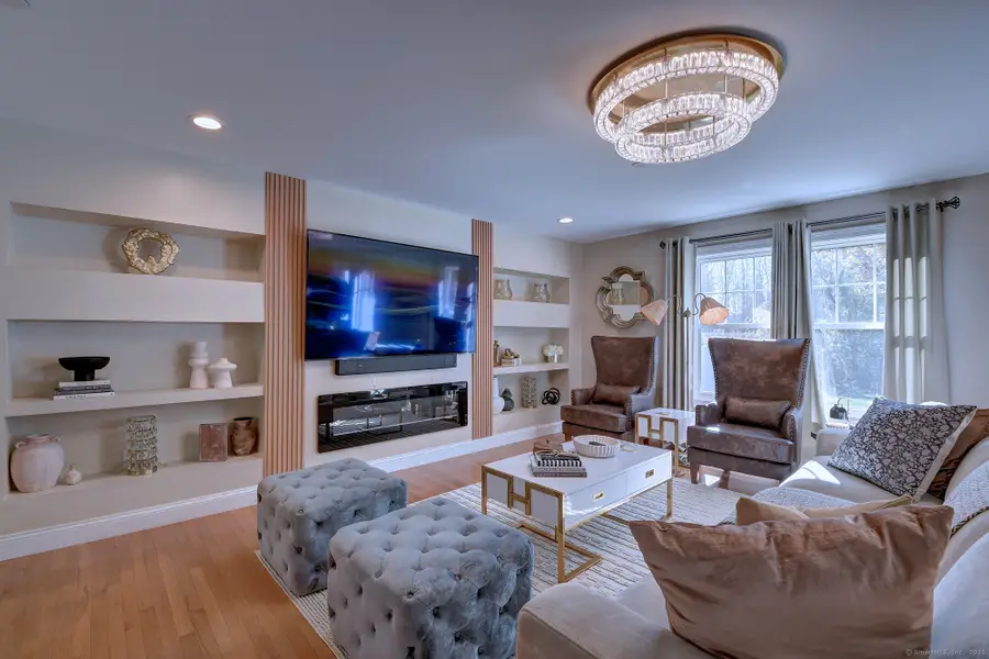 33 Old Village Circle, Windsor, CT 06095 - Image #3