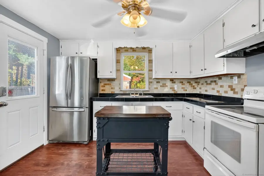 21 King Court, Enfield, CT 06082 - Image #3