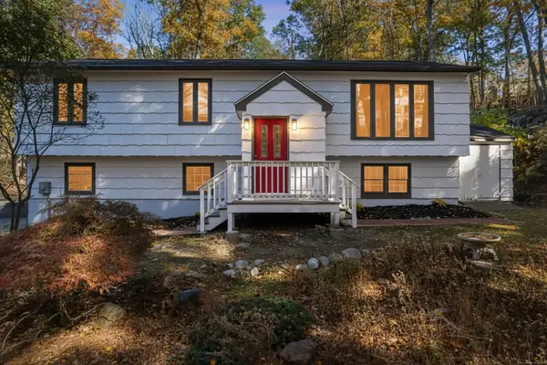 51 Charter Oak Drive, Oxford, CT 06478