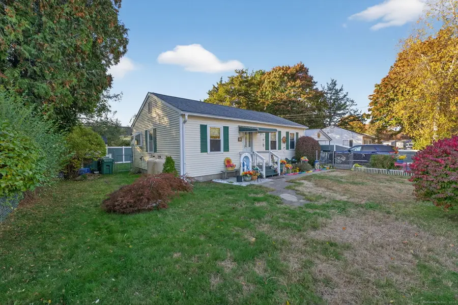 30 Midway Oval, Groton, CT 06340 - Image #2