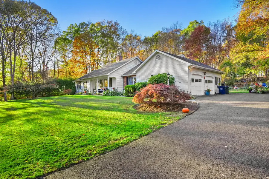 4 Autumn Ridge Road, New Fairfield, CT 06812 - Image #2