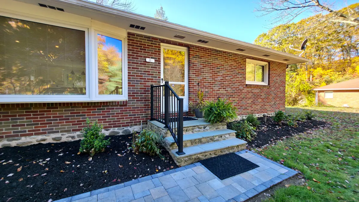 11 Upper Whittemore Road, Middlebury, CT 06762 - Image #1