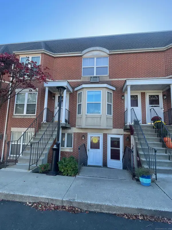 10 Liberty Street #B32, Danbury, CT 06810