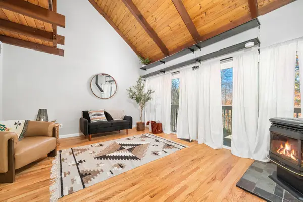 15G Country Squire Drive #15G, Cromwell, CT 06416