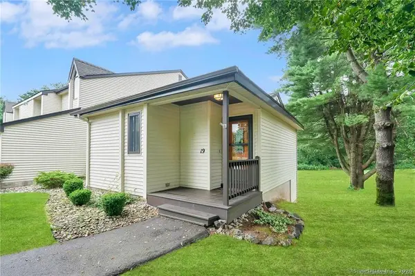 19 Simsbury Landing #19, Simsbury, CT 06070