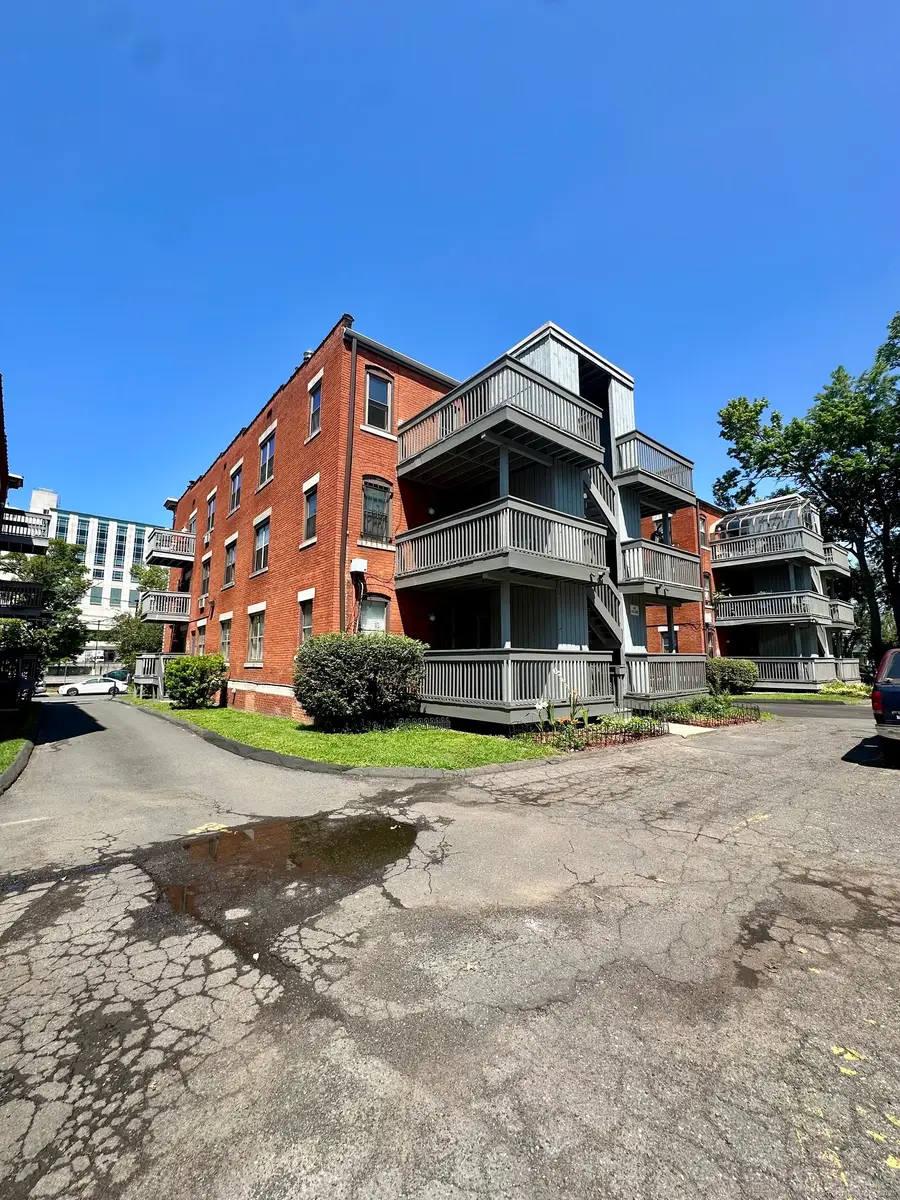 52 Atwood Street #APT 3B, Hartford, CT 06105 - Image #2