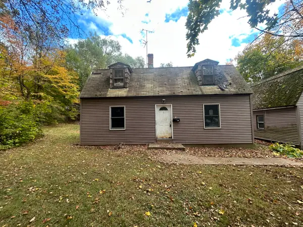 16 Deepwood Drive, Cheshire, CT 06410