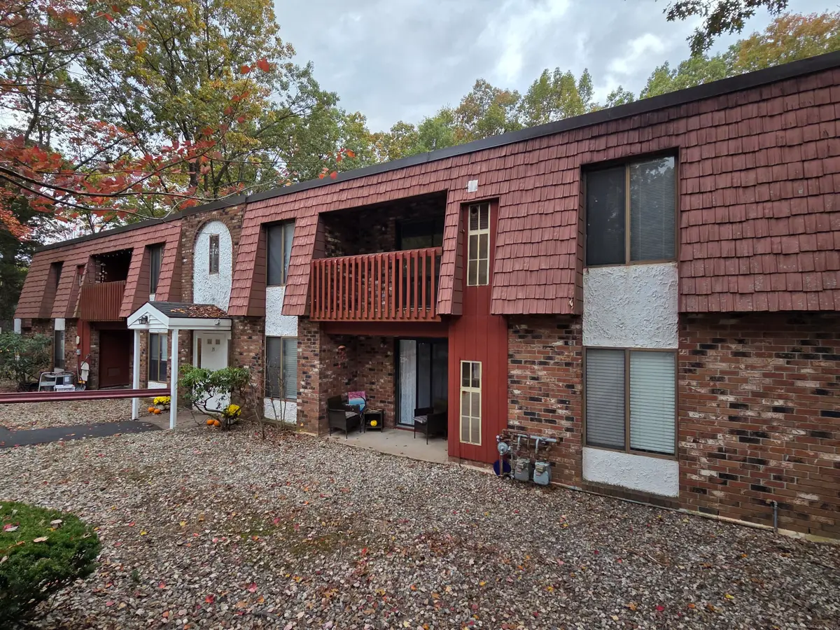 35 Woodsedge Drive #APT 4C, Newington, CT 06111 - Image #1