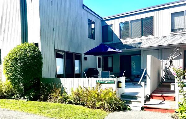 7 Honeysuckle Lane #7, Ridgefield, CT 06877