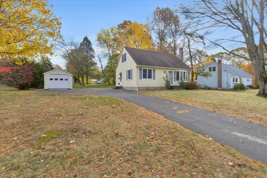 32 Christopher Drive, Vernon, CT 06066 - Image #2