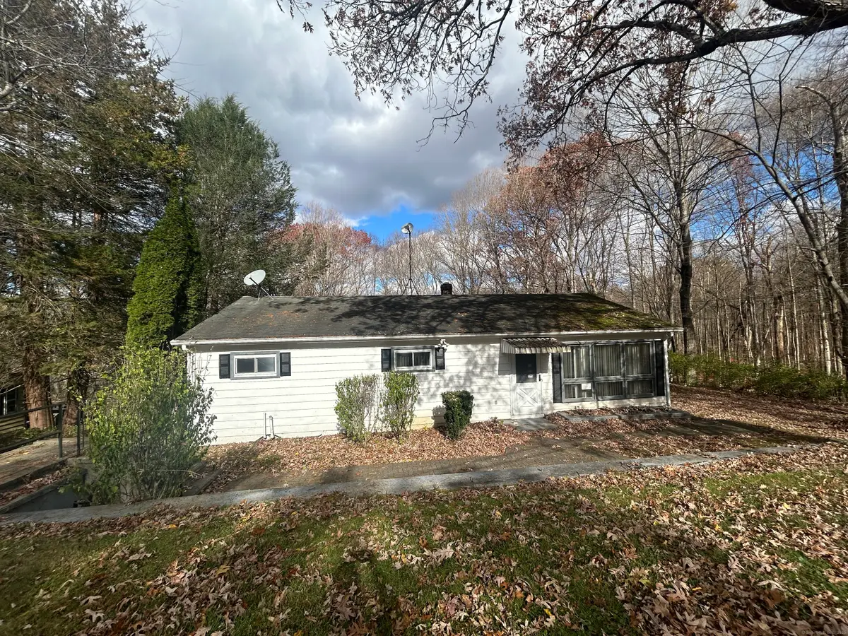17 Patton Avenue, Seymour, CT 06483 - Image #1