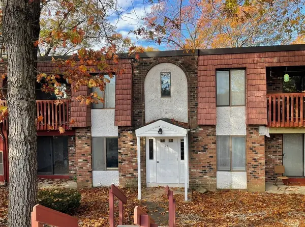 15 Woodsedge Drive #APT 4B, Newington, CT 06111