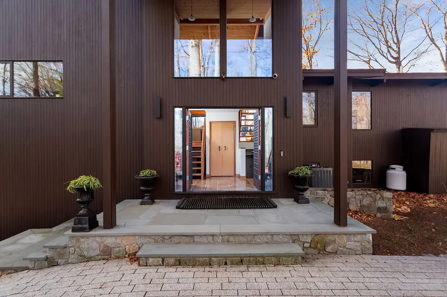 7 Craigmoor Road South, Ridgefield, CT 06877 - Image #3