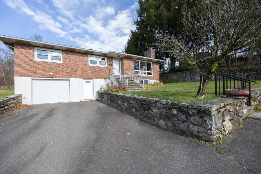20 Fern Hill Avenue, Waterbury, CT 06704 - Image #2