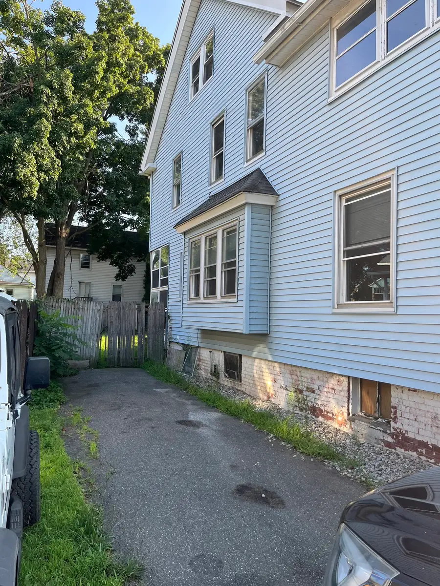 20 Walnut Street, Enfield, CT 06082 - Image #2