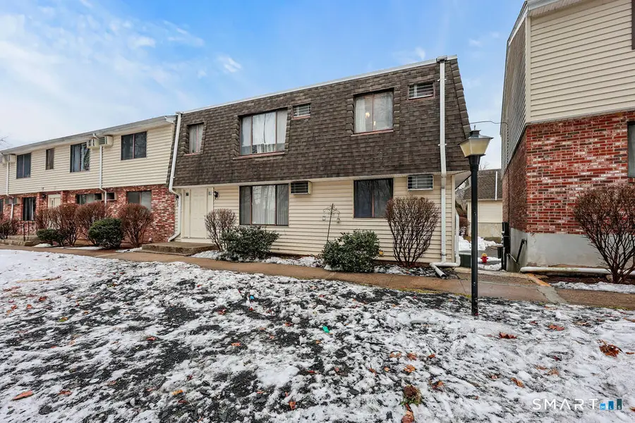 826 Blackstone Village #826, Meriden, CT 06450 - Image #2