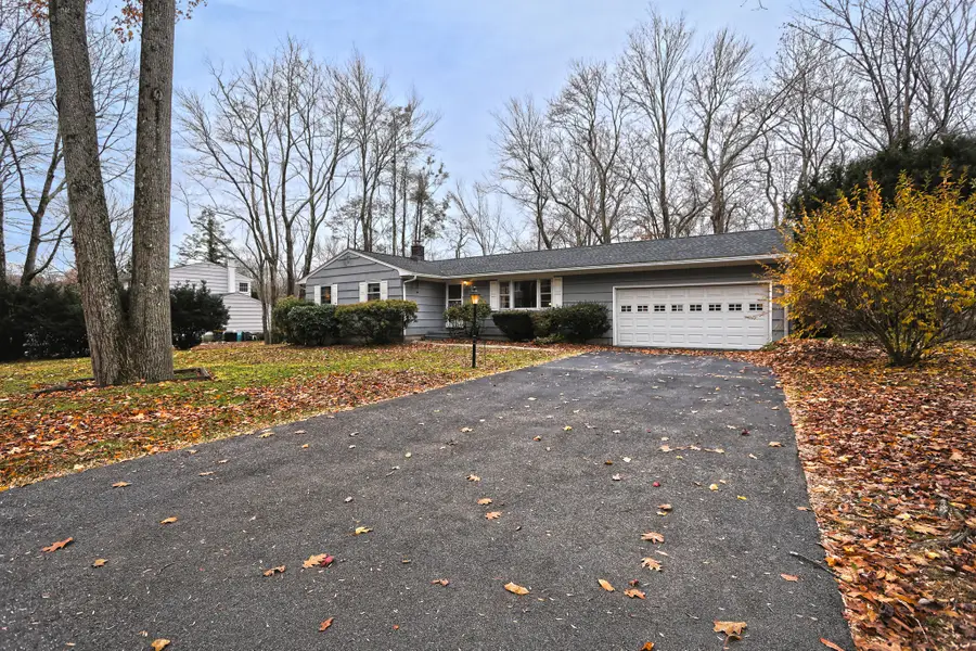 25 Glen Drive, Ansonia, CT 06401 - Image #2