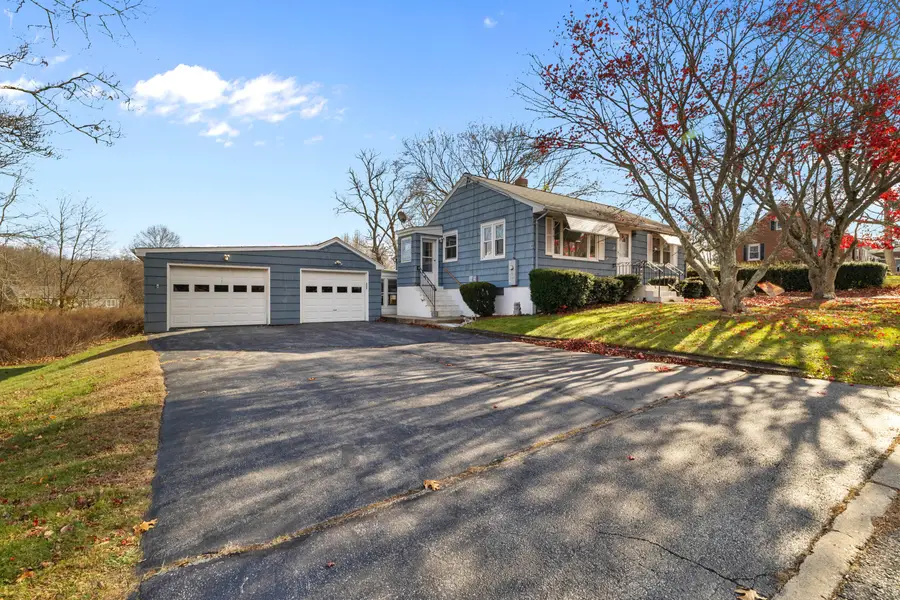 35 Pine Street, Waterford, CT 06385 - Image #2