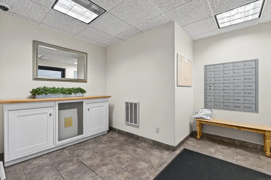 34 Crescent Street #APT 2D, Stamford, CT 06906 - Image #2