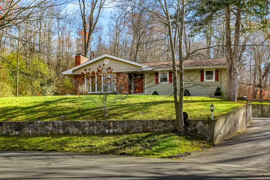5 Woodland Hills Terrace, Brookfield, CT 06804 - Image #2