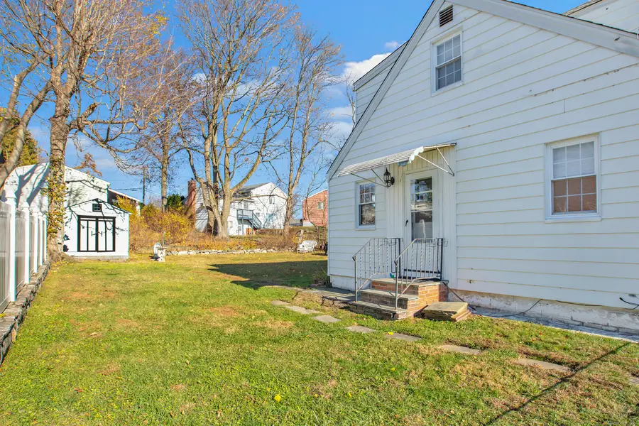 28 Aquila Road, Stamford, CT 06902 - Image #3