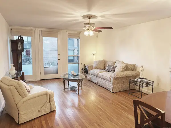 160 Fairfield Woods Road #APT 35, Fairfield, CT 06825