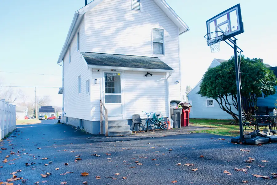 66 North Hoadley Street, Naugatuck, CT 06770 - Image #2