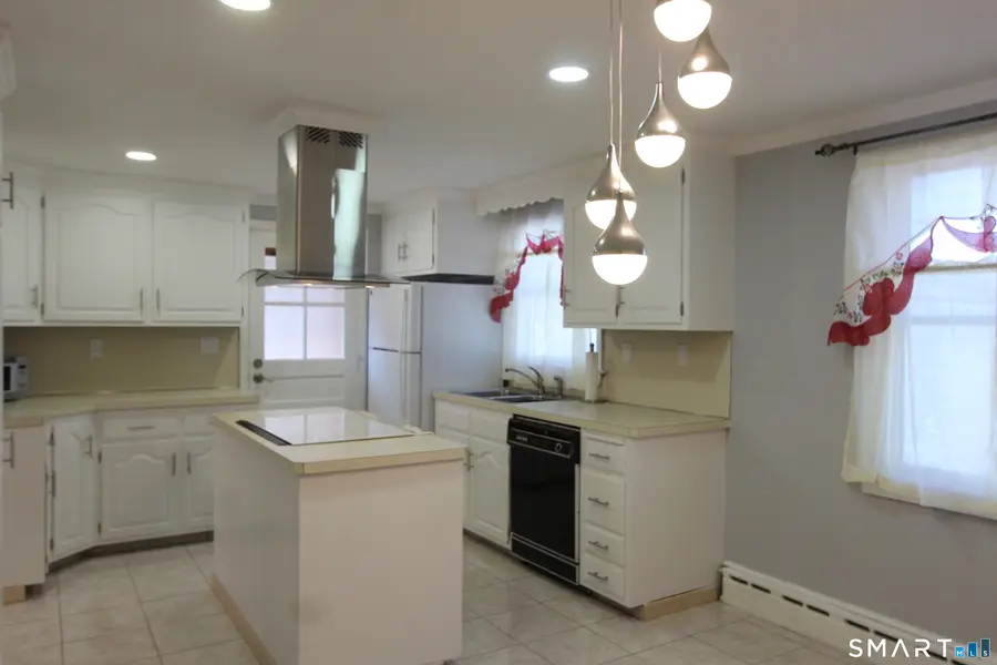 98 Shadycrest Drive, East Hartford, CT 06118 - Image #3