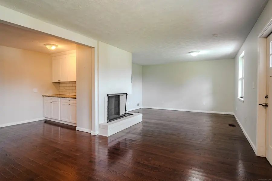 33 Orchard Hill Road, Branford, CT 06405 - Image #2