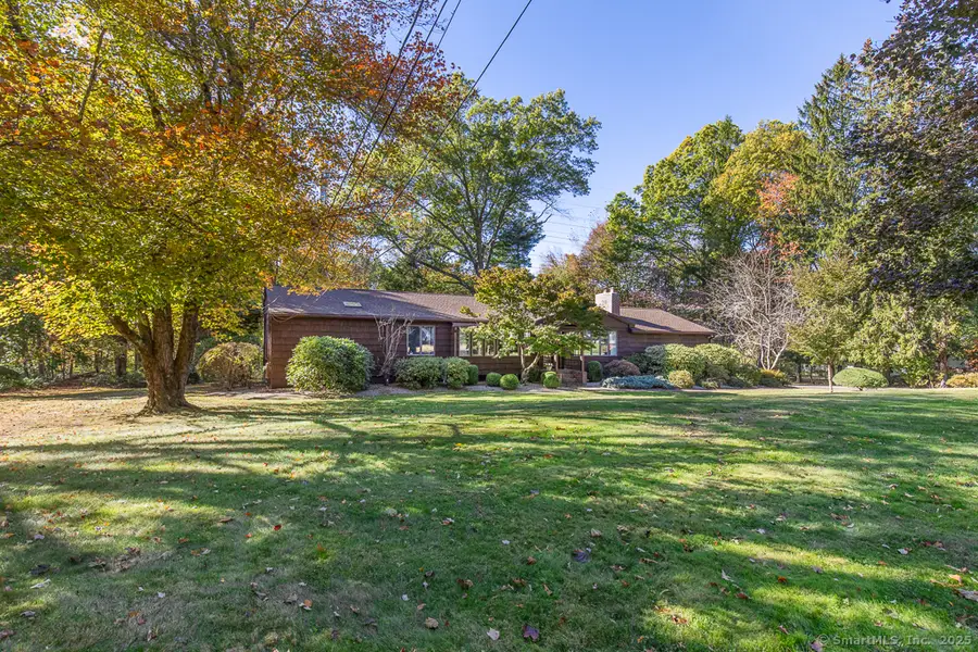 10 Brookside Drive, Woodbridge, CT 06525 - Image #3