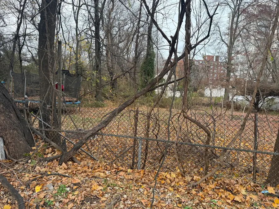 860 Briarwood Avenue, Bridgeport, CT 06604 - Image #2