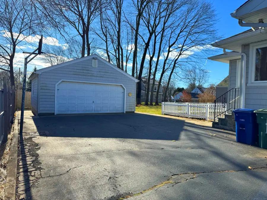 121 Richfield Road, Bridgeport, CT 06606 - Image #3