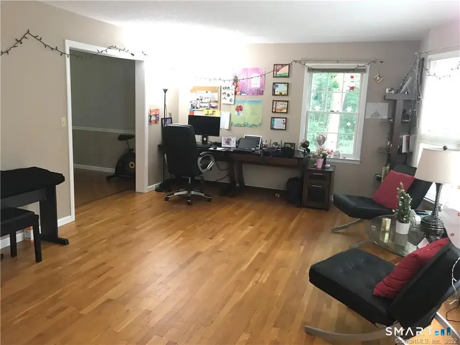 19 Village View Lane, Unionville, CT 06085 - Image #2