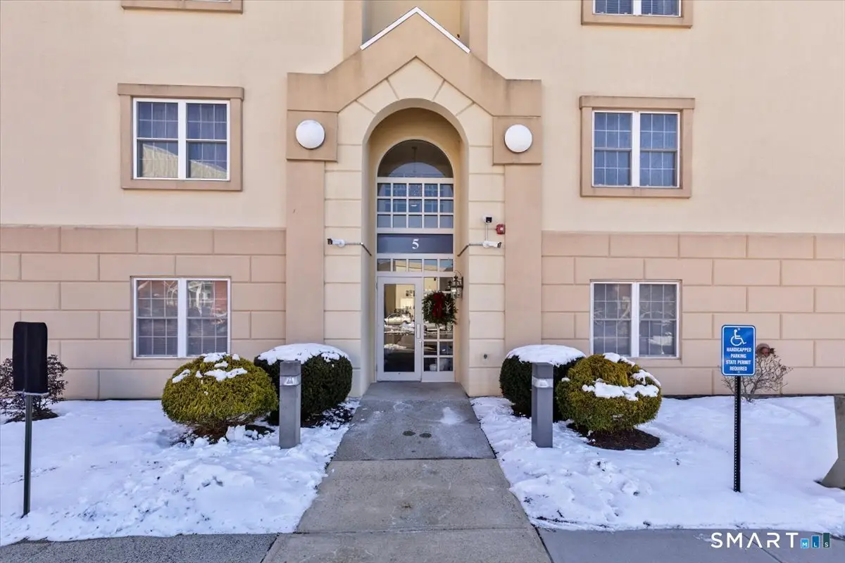 75 Washington Avenue #5-104, Hamden, CT 06518 - Image #1