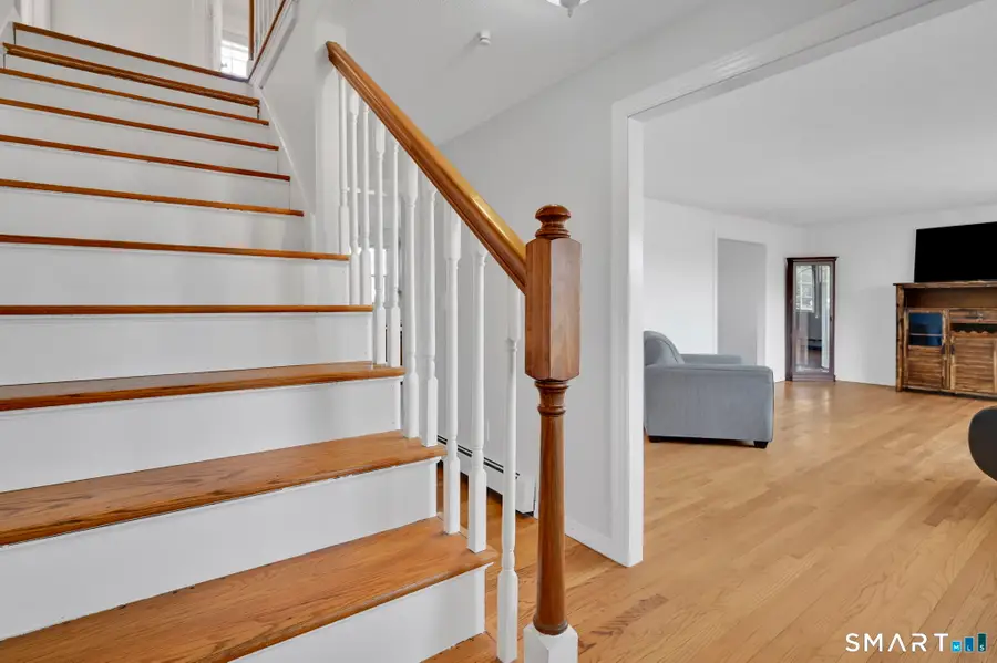 21 Glenn Lane, West Hartford, CT 06110 - Image #2