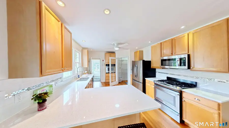 31 Quinnipiac Avenue, North Haven, CT 06473 - #2
