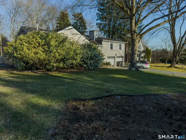 124 Wyndover Lane, Stamford, CT 06902