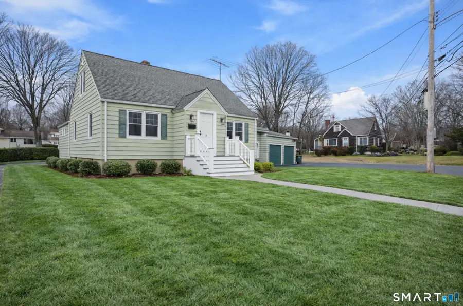 8 Raleigh Road, Bridgeport, CT 06606 - Image #2