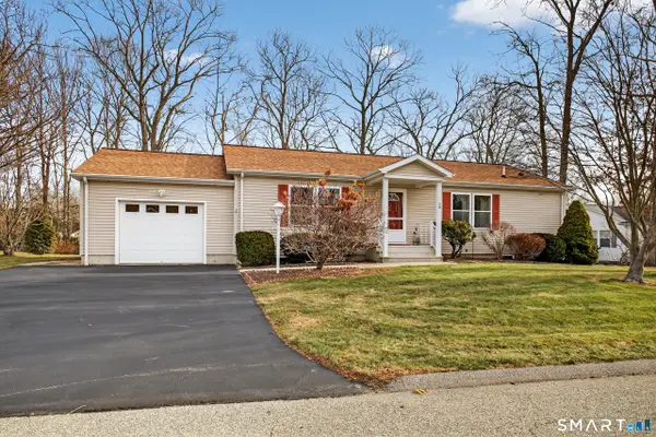 10 Wyndwood Road, Montville, CT 06382