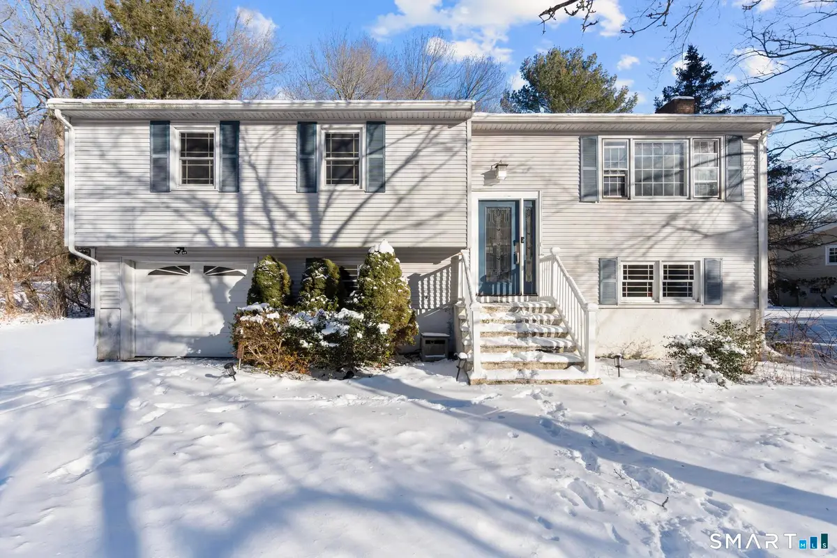 7 Partridge Hollow Road, Ledyard, CT 06335 - Image #1