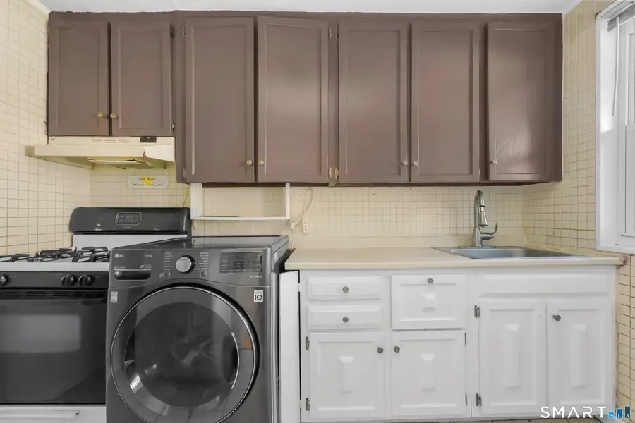 33 Nob Hill Circle #A, Bridgeport, CT 06610 - Image #3