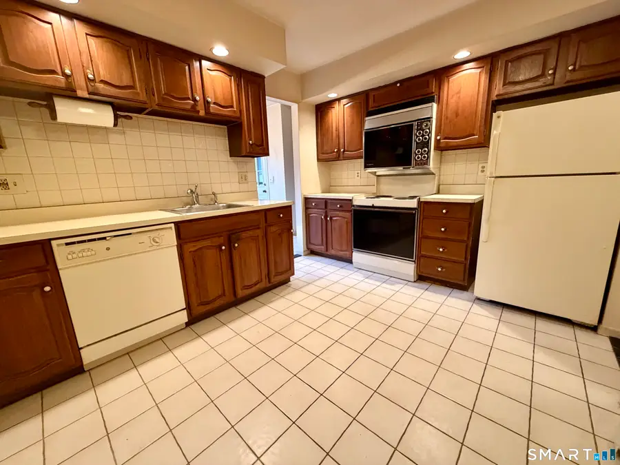 125 Warner Hill Road #14, Stratford, CT 06614 - Image #2