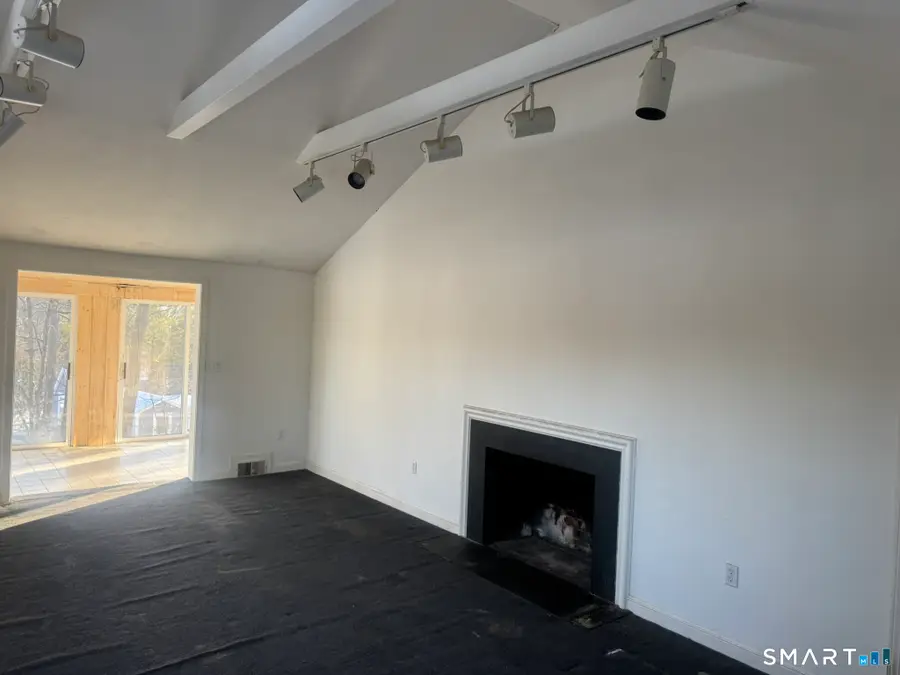 33 Wood Pond Road, West Hartford, CT 06107 - Image #3