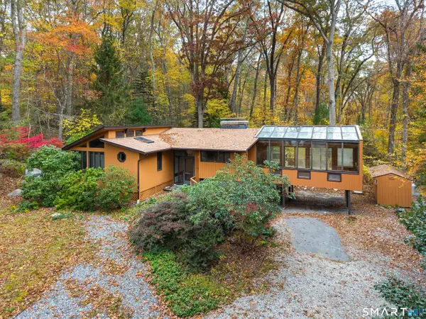 16 Longview Avenue, Waterford, CT 06385